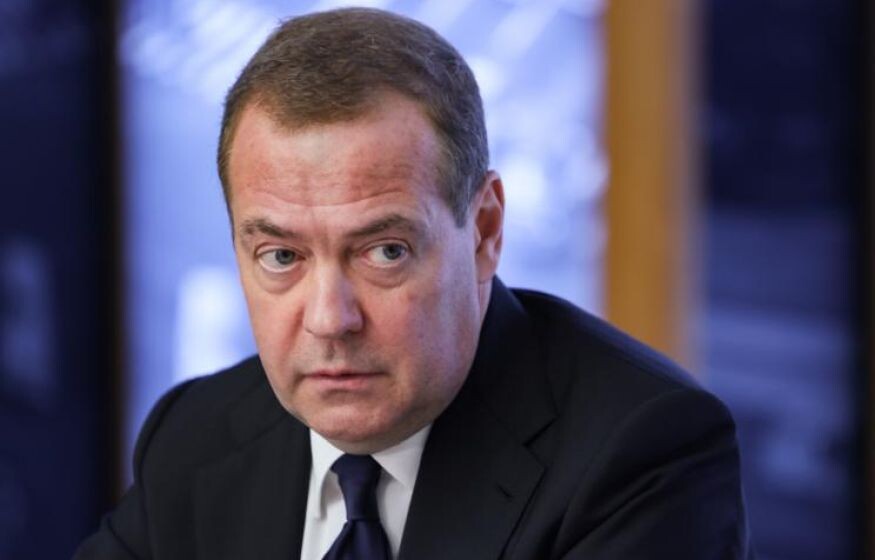    Трамп разозлил Медведева. Кадырову дали деньги регионов. НАТО нужны массовые жертвы: главное к утру