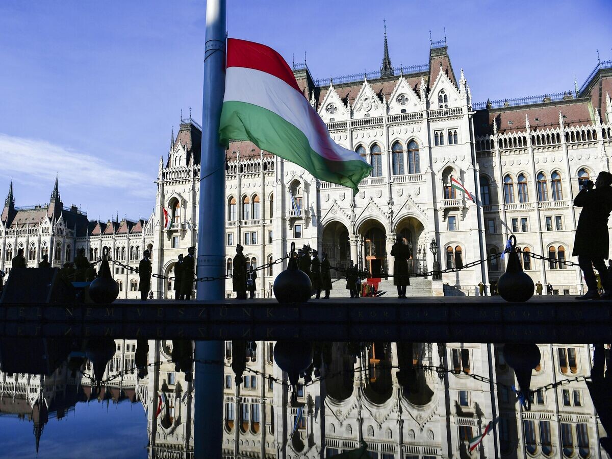    Здание парламента Венгрии© AP Photo / Anna Szilagyi