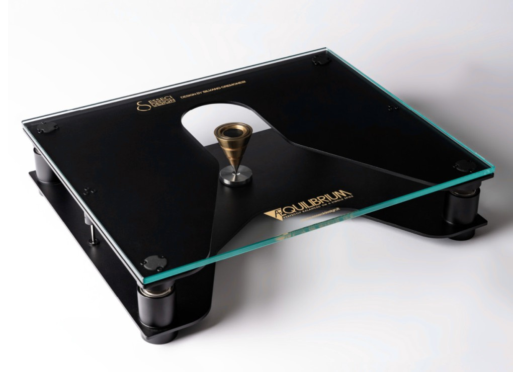 Стойка под аппаратуру  на одном  шипе 