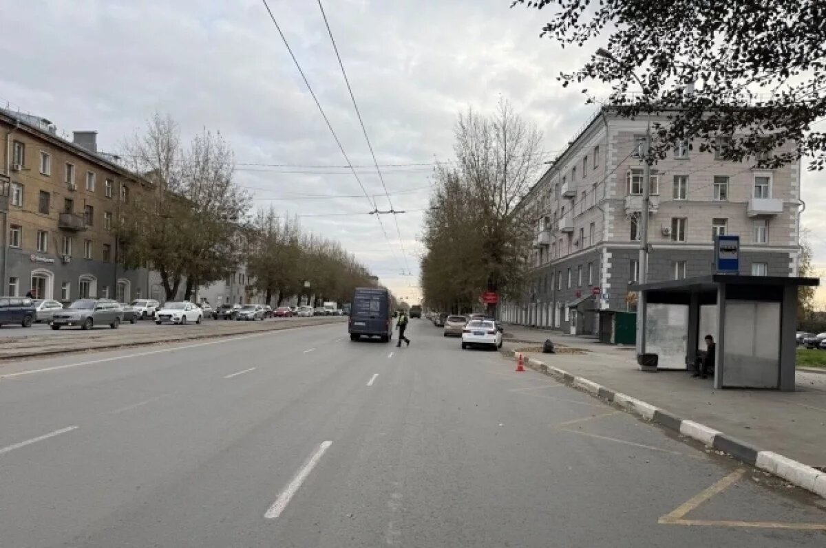    17-летний подросток выпал на ходу из автобуса в Новосибирске