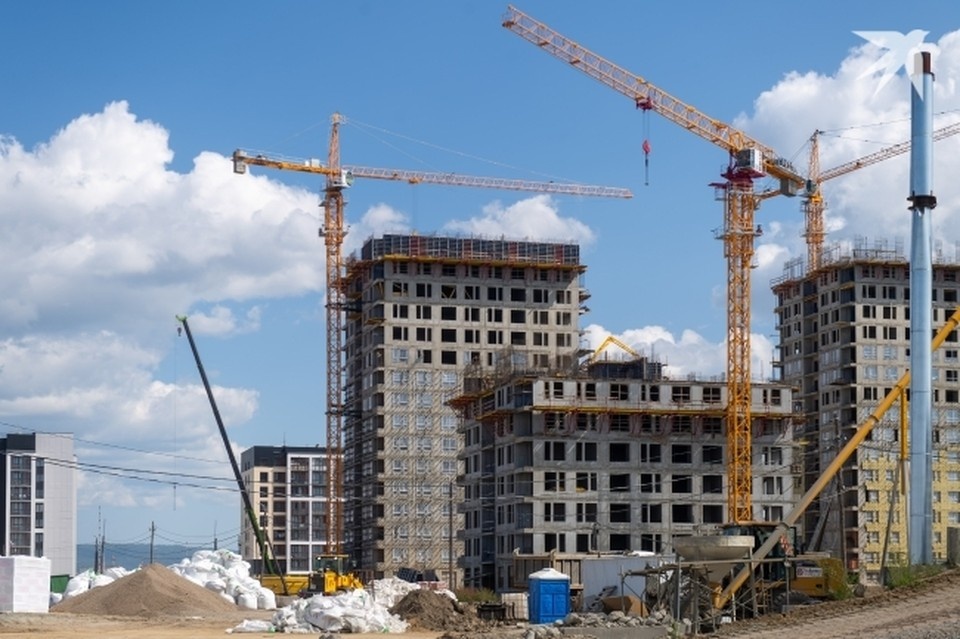    На Среднем Урале планируют возвести жилье для 350 тысяч человек Михаил ФРОЛОВ