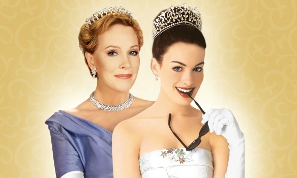 Королева Кларисса (Джули Эндрюс) и принцесса Амилия (Энн Хэтэуэй)