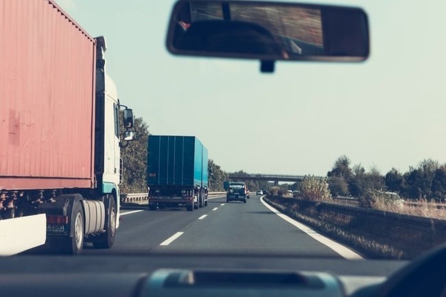    грузовик фура машина дорога шоссе