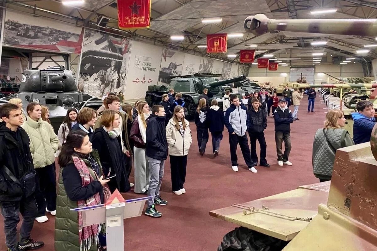    Четвертая группа псковских школьников посетила столичный парк «Патриот»