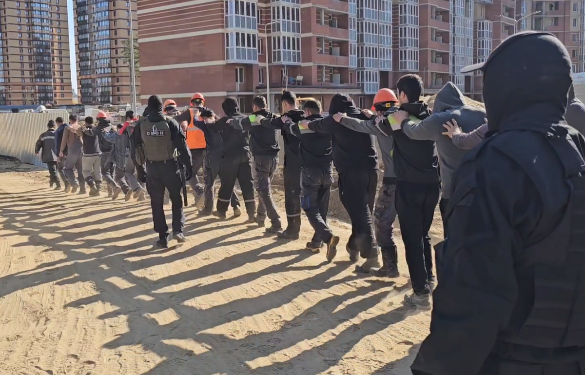    С начала года из Югры депортировали 250 нелегальных мигрантов