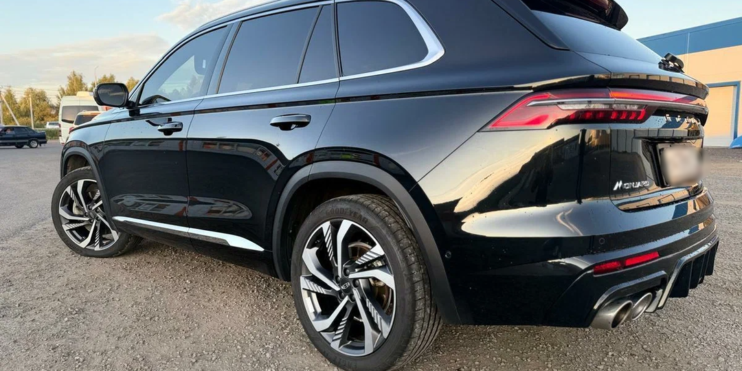 Забрал из салона новый Geely Monjaro. Не доехали до ГИБДД (20 км), как отказал климат-контроль в +30 жары. Рассказываю, что ответил менеджер