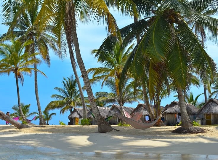 🏝 Скрытые бухты и пляжи, о которых не пишут в путеводителях