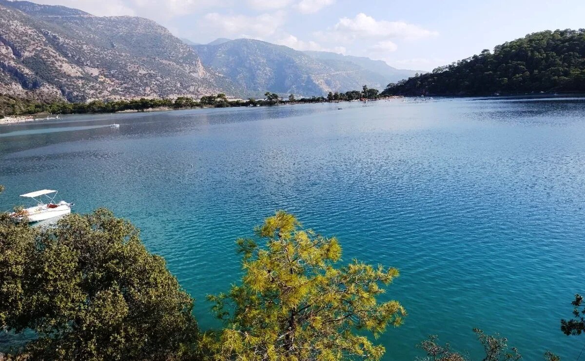    Топовая осенняя десятка: куда едут российские туристы на отдых в октябре