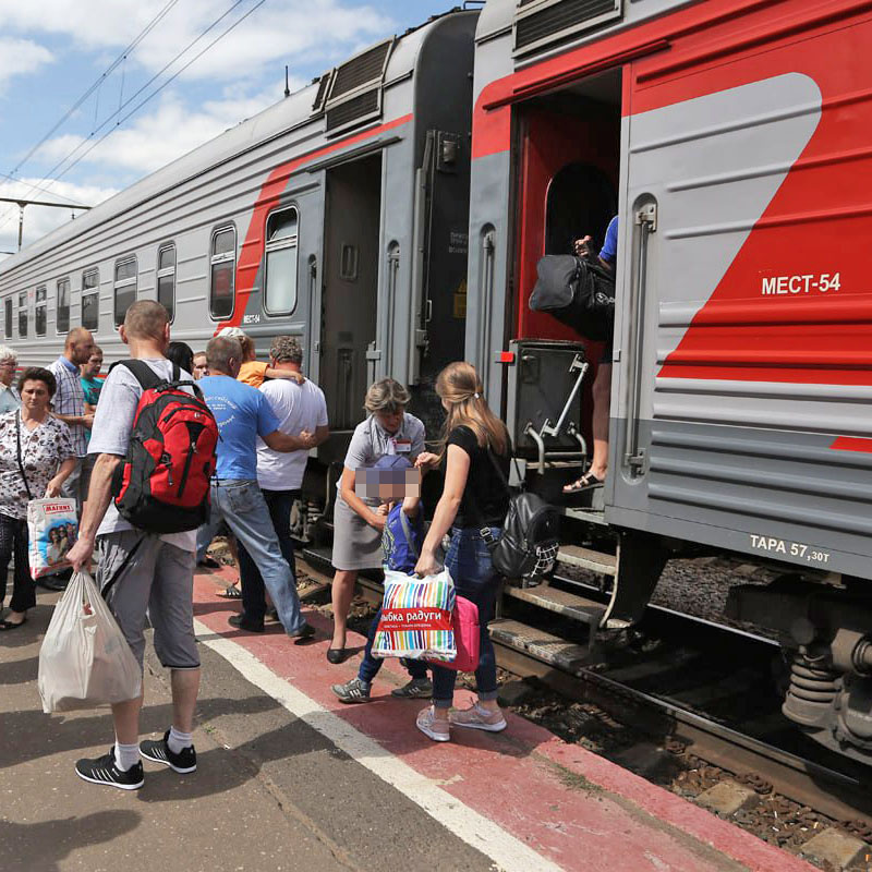 Для вас поездка в поезде - это романтика или испытание? А если ехать ТРИ ДНЯ? Фото из личного архива автора. 