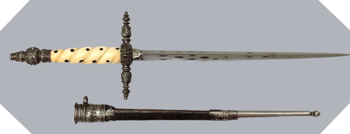 Антикварный кинжал-стилет офицера артиллерии XVII века, Италия. Оригинальные ножны в стиле барокко, стальная точеная рукоять из кости.