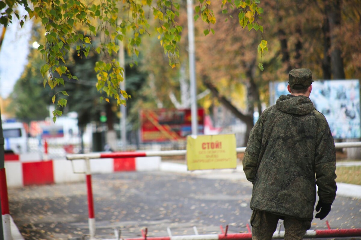 В Ленинградском военном округе в ходе осеннего призыва 2025 года будет направлено в войска более 12 тысяч юношей из 10 субъектов РФ.  Фото: Фото: ФедералПресс / Ольга Юшкова