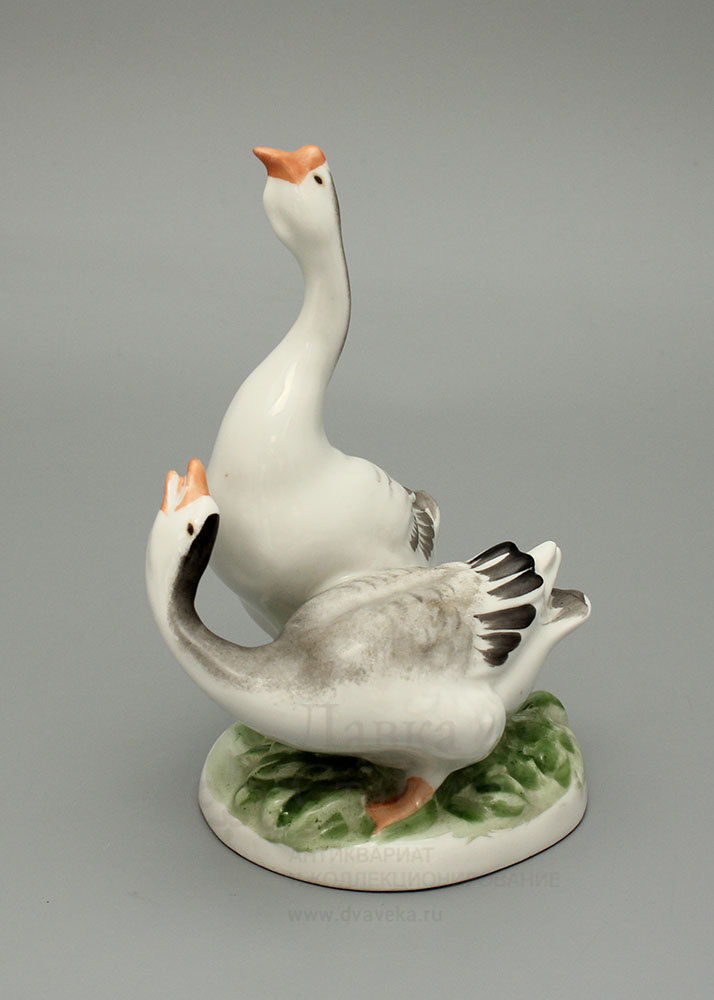 Статуэтка «Гуси», скульптор Морозова-Эккерт Е. Г., Вербилки, 1950-60 гг. Фото с нашего сайта dvaveka.ru