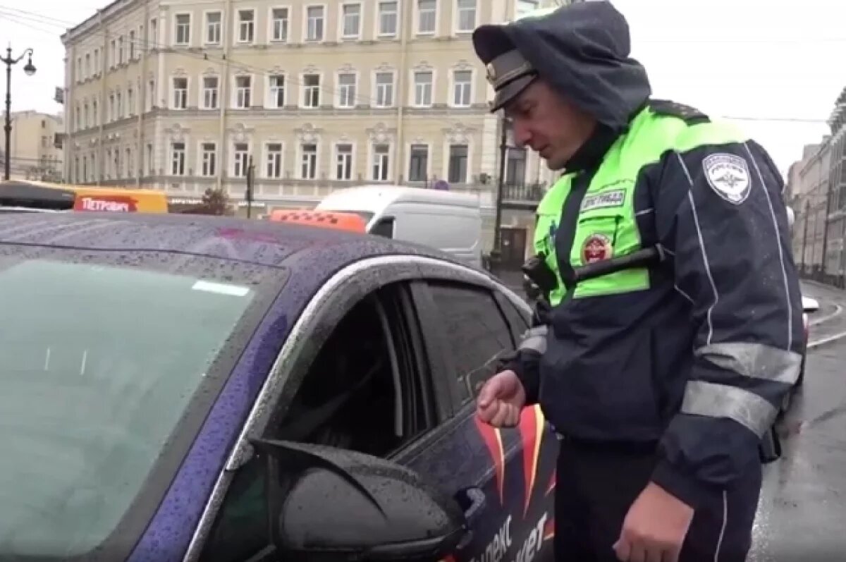    В Петербурге и Ленобласти 10% таксистов не прошли проверку Госавтоинспекции