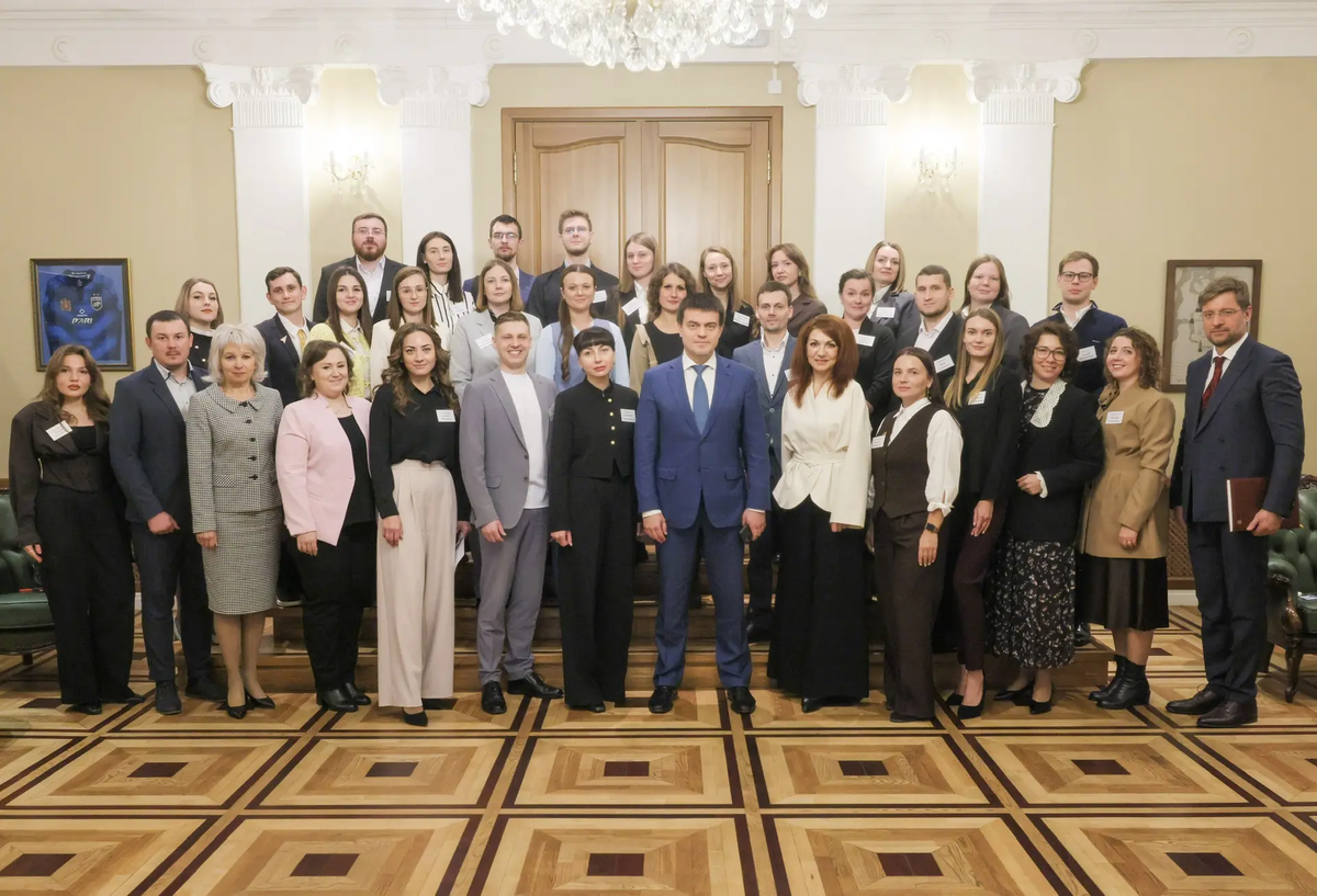     Михаил Котюков пообщался с молодыми педагогами в преддверии Дня учителя