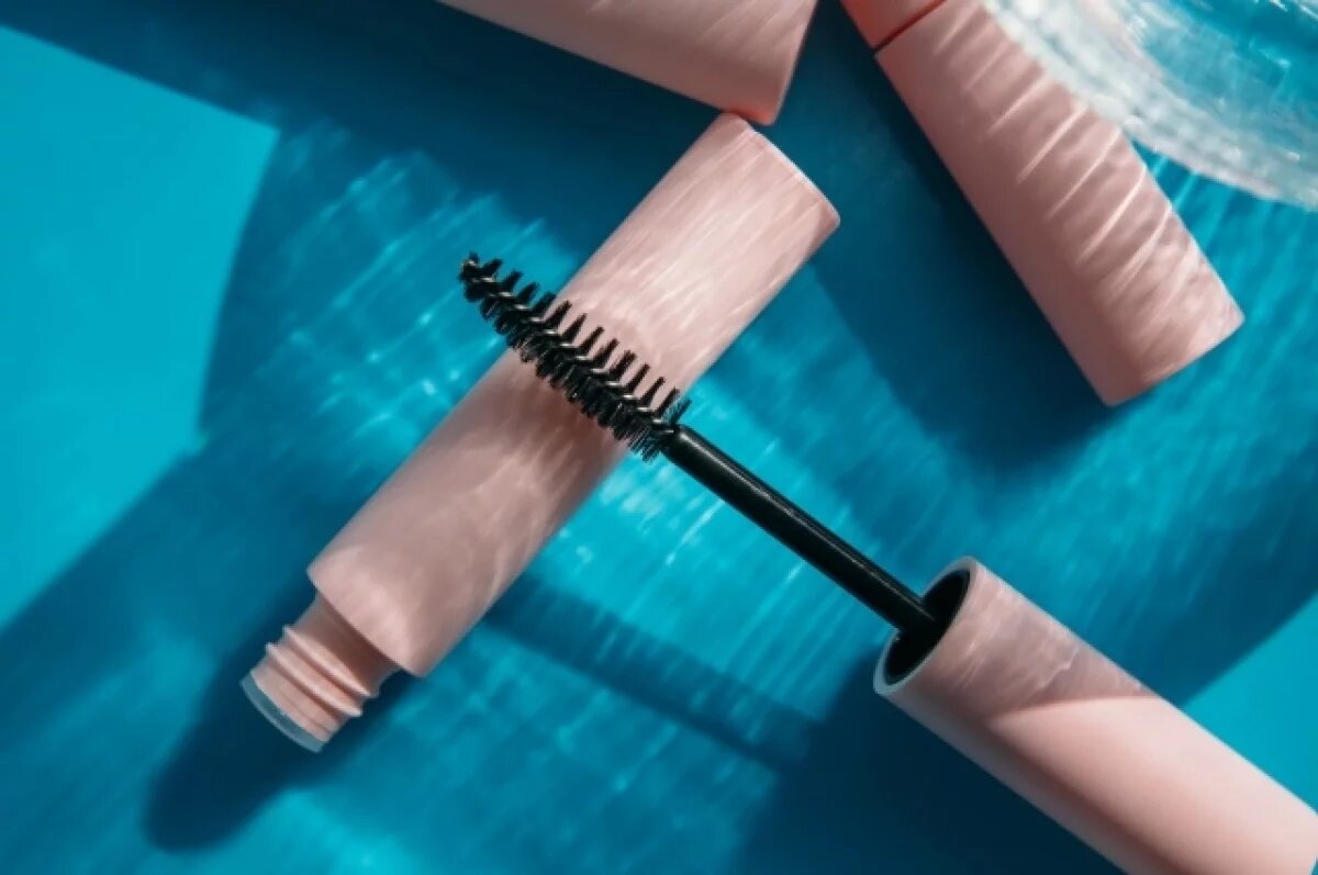    Врач Голубева: просроченная косметика может навредить глазам