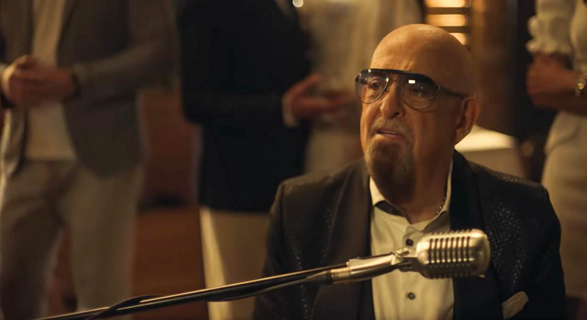 Кадр из клипа Михаила Шуфутинского «Коктебель» // Скриншот из клипа «Коктебель»