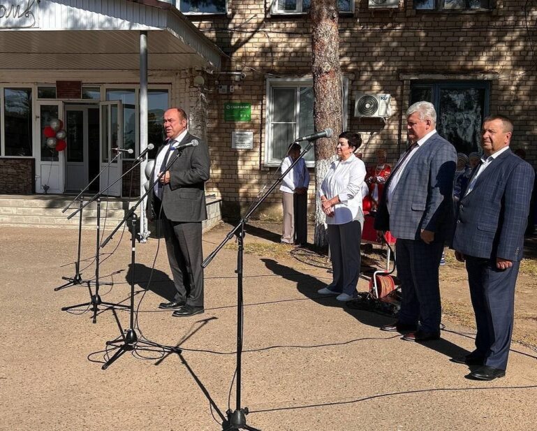    В Илекском районе открыли первый «сельский кабинет» онлайн-услуг Оренбуржье