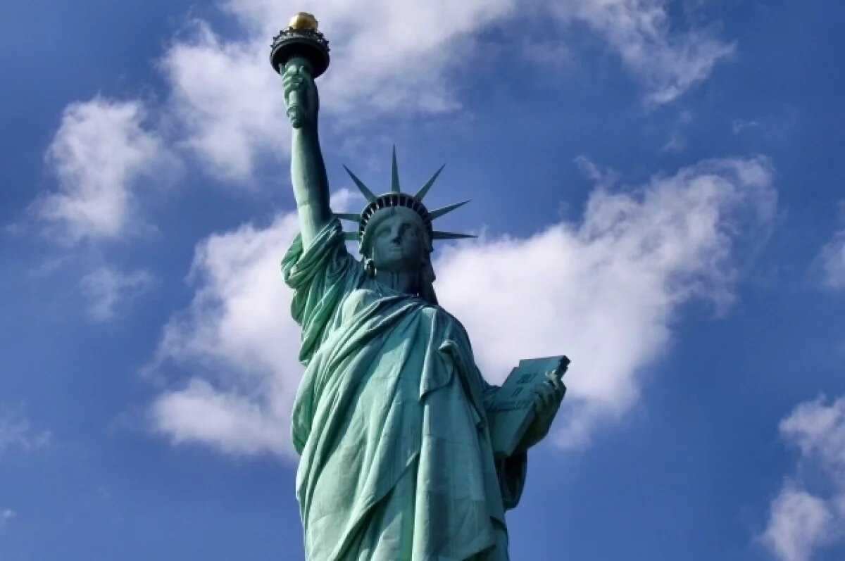    На статуе Свободы в Нью-Йорке могут погаснуть огни из-за шатдауна