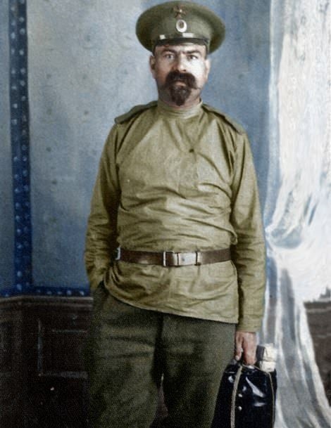 Яков Юровский - непосредственный руководитель расстрела царской семьи