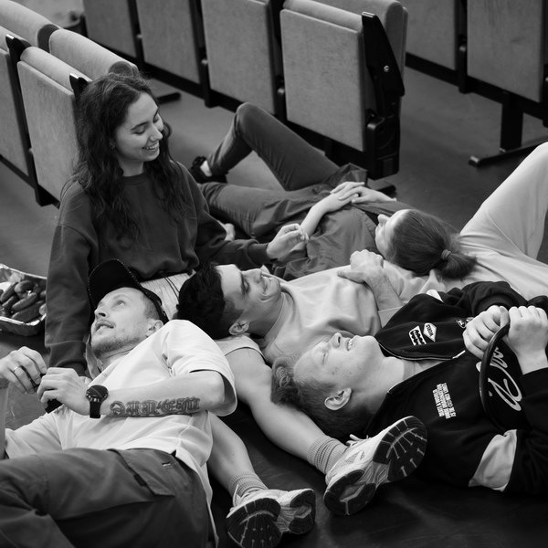     Спектакль «Молодость всё простит» покажут в Театре на Таганке