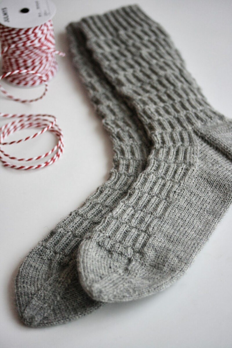 Носки со смещенной резинкой. Фото https://ru.pinterest.com/ профиль Titi Niemi
