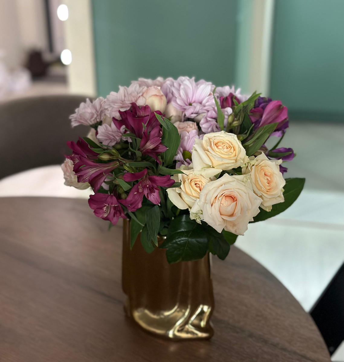 В своём тг-канале “Стилист Таша | Promenade style” поделилась, кто собрал для меня такую красоту.