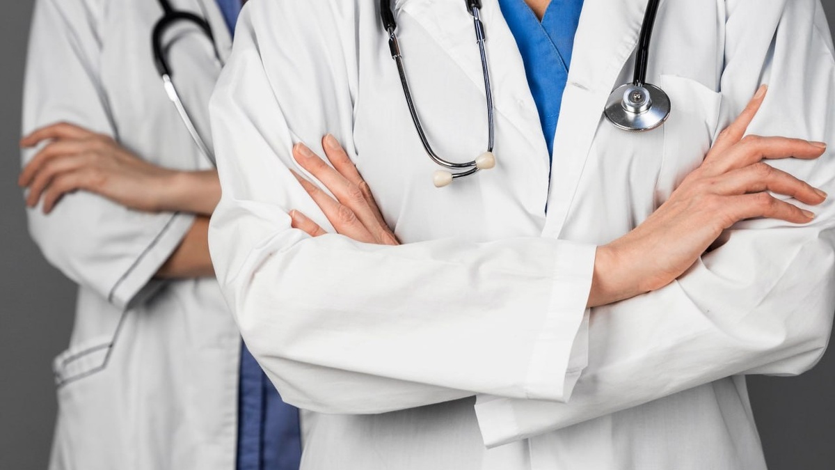 врачи-терапевты всегда с фонендоскопом