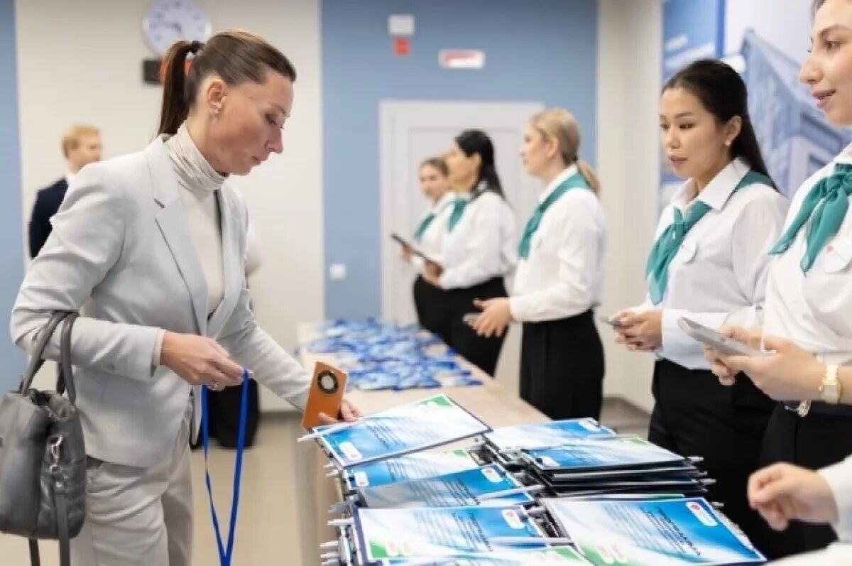    Главные врачи и руководители здравоохранения Югры собрались в Сургуте, чтобы обсудить перспективы медицины.