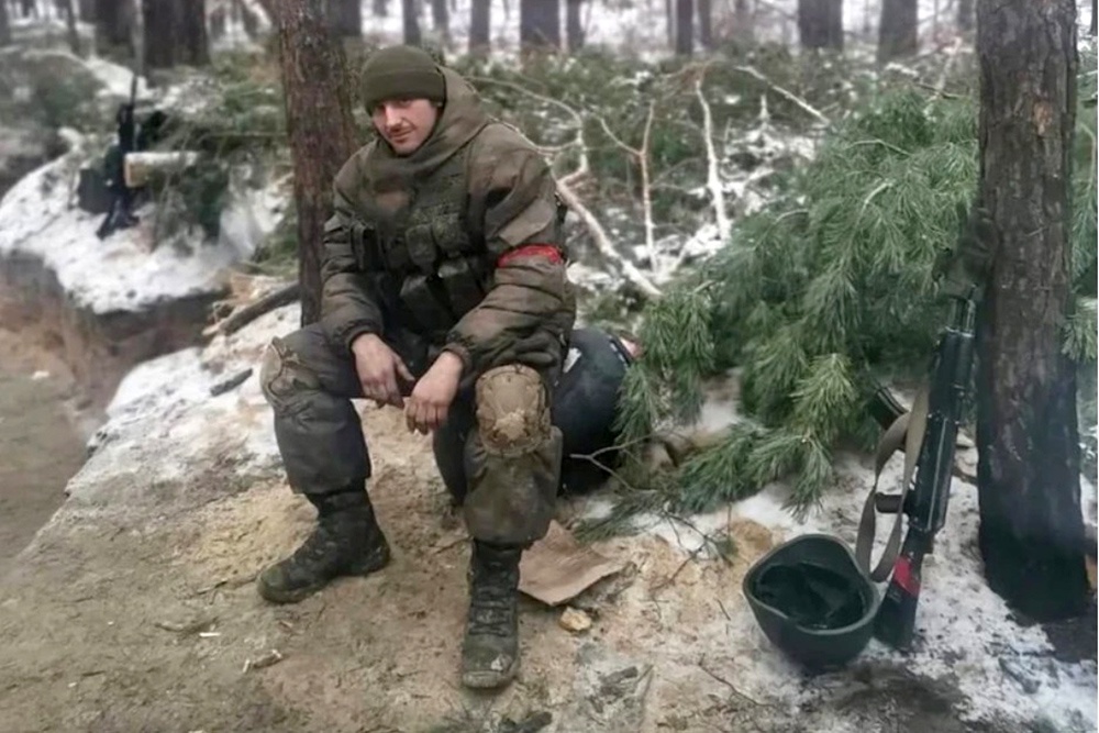    Гвардии младший лейтенант Константин Чирков на передовой. / Фото: Из архива семьи Чирковых