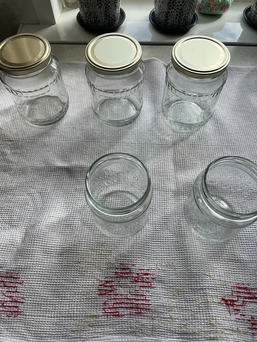 Банки и крышки заранее простерилизовали