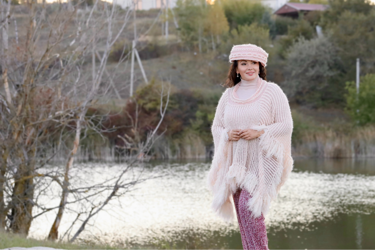 Комплект пончо и шляпка ФЛАМИНГО на однофонтурной вязальной машине (школа вязания и шитья Lorraine Woolheart ®2014) (ИП Берлизова Лариса.А.)