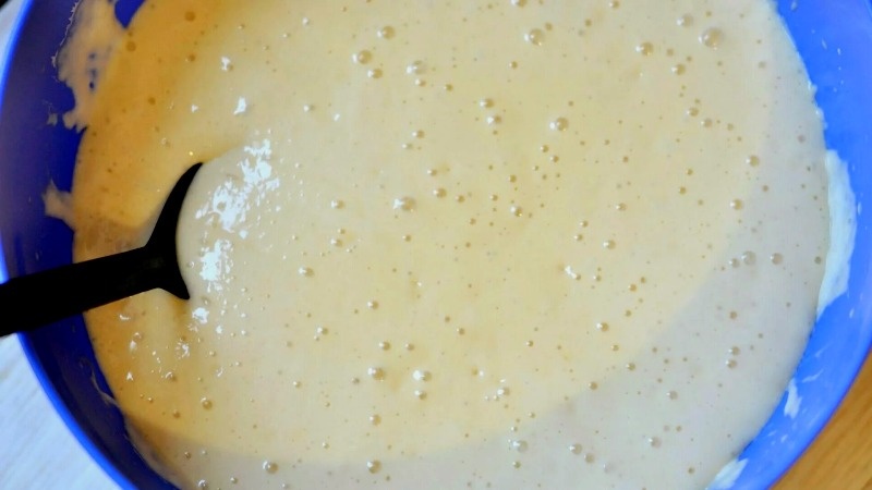 Тесто выдержать 10 минут