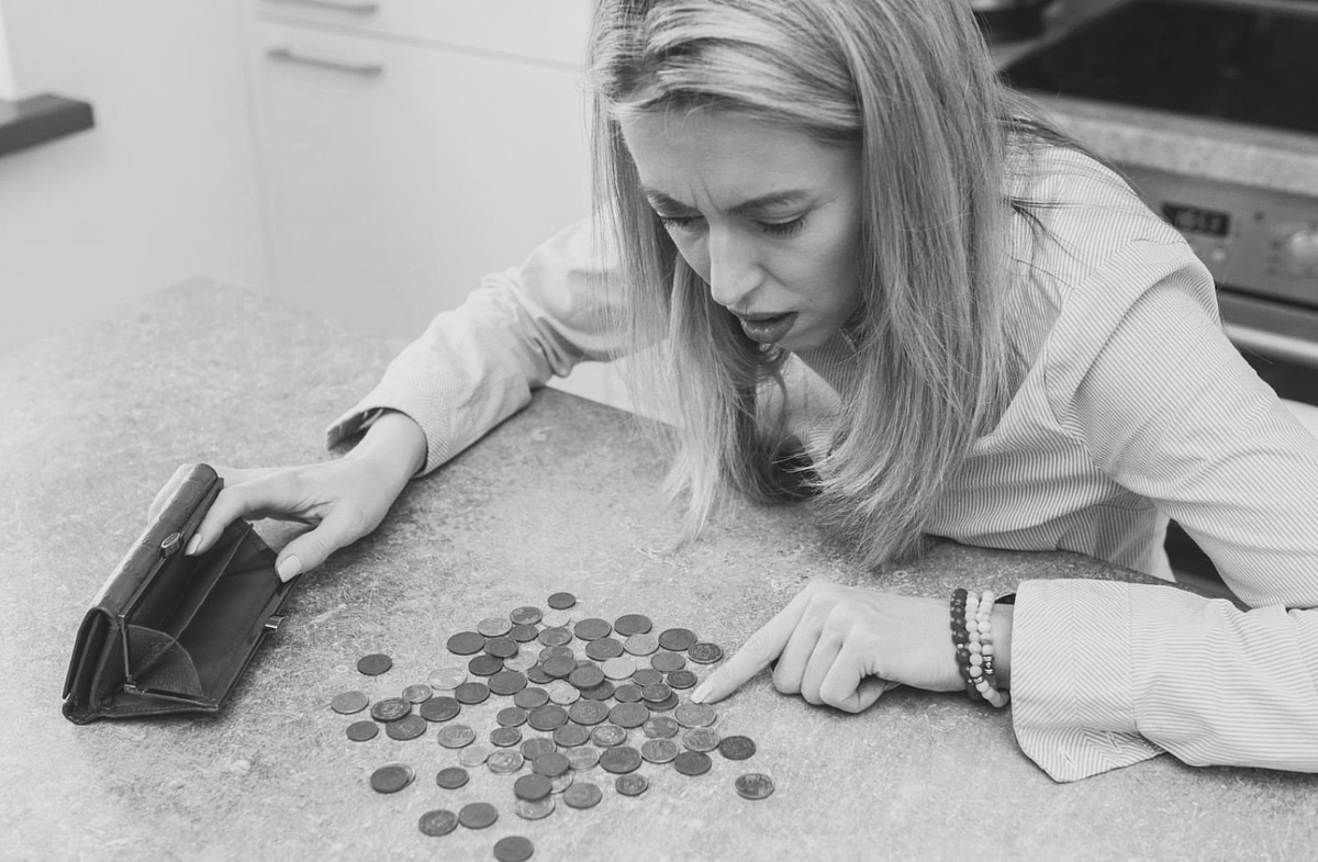 фото  - freepik - С любовью к каждому . Наташа Эльберг- более 24 лет непрерывно практикующий кризисный психолог, энергопсихолог , автор книг -бестселлеров , автор методики ментальной трансформации и коррекции любых жизненных ситуаций с помощью специальных энергопрактик. Автор- мастер энергетического таро .