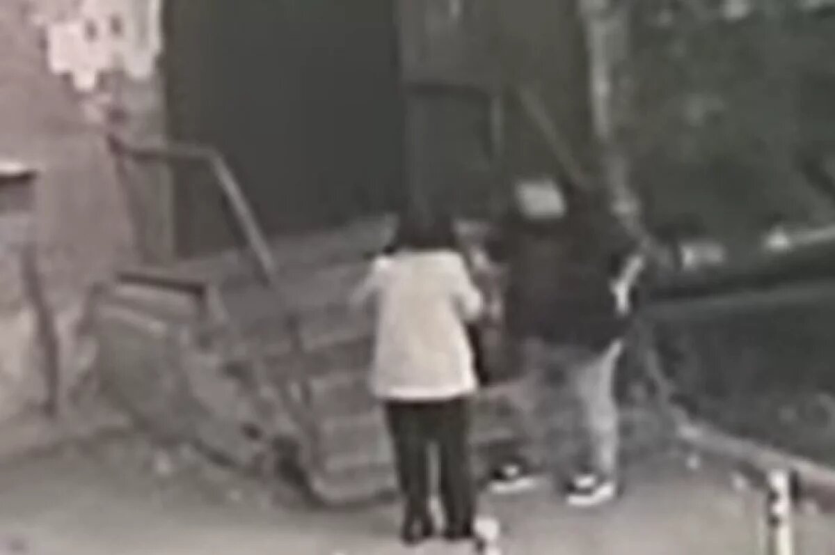    Инцидент попал на камеры видеонаблюдения.