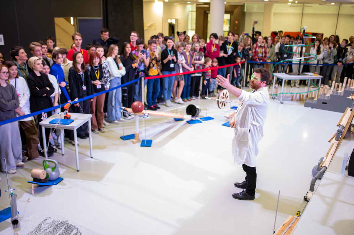 Игорь Сергеевич Оболенский, учитель физики школы «Летово» 