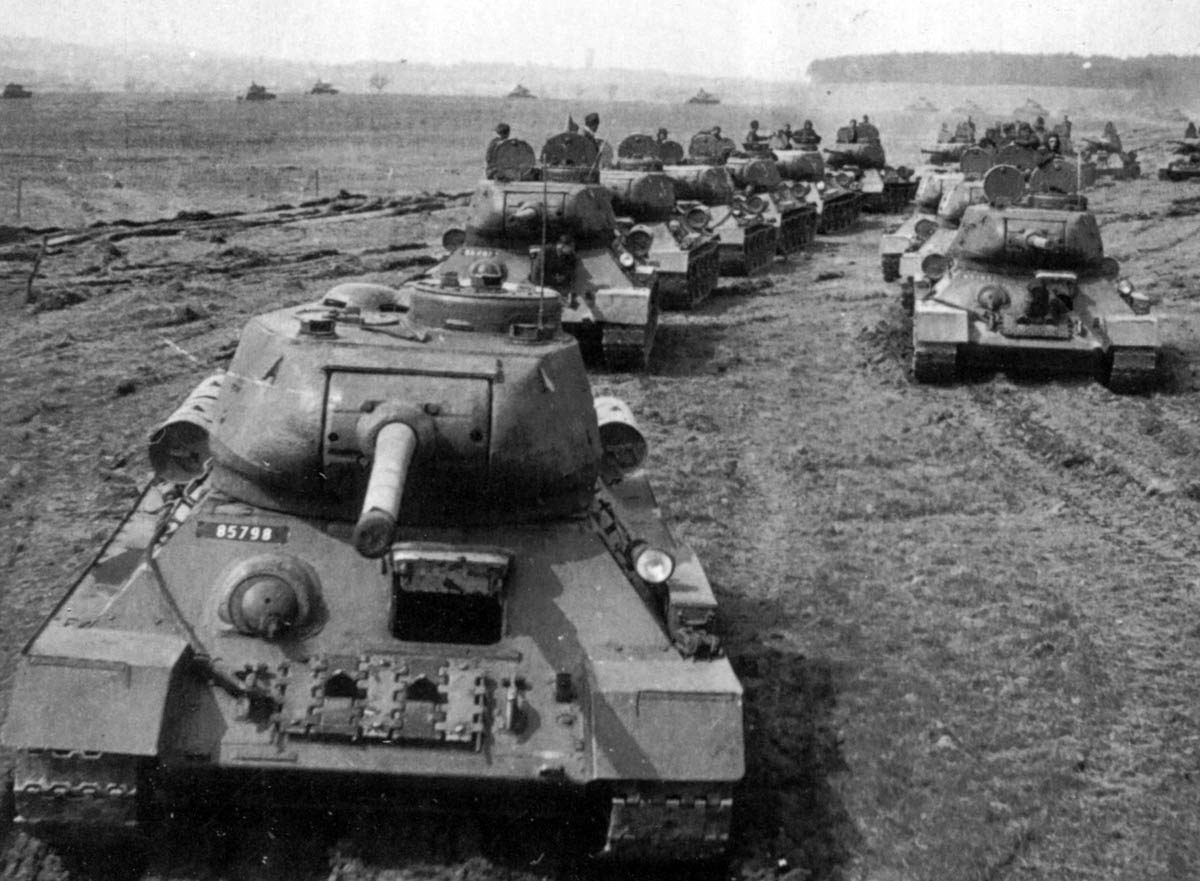 Т-34-85 советского производства в чехословацкой армии, 1952 год.