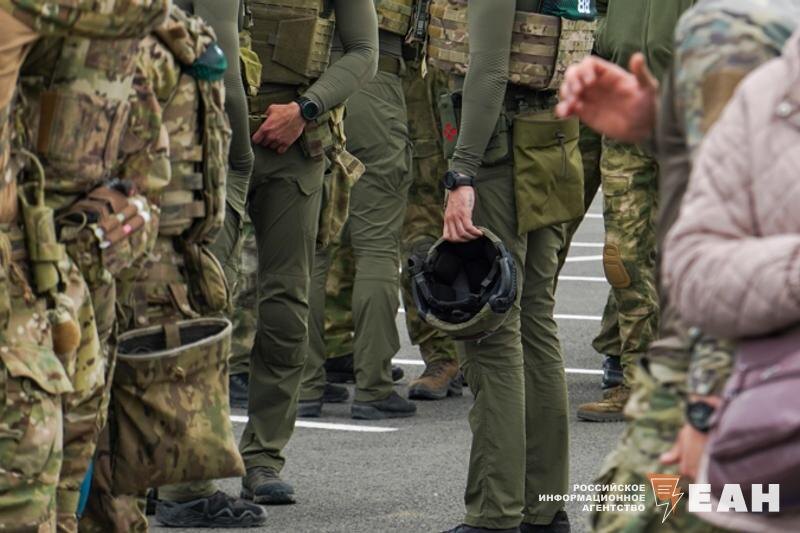    ЕАН. Военнослужащие в форме