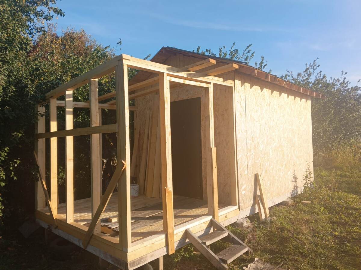 Расширение бытовки. Фото автора.