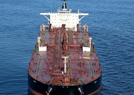    Макрон призвал захватывать танкеры «теневого флота» на время с целью срыва сроков поставок