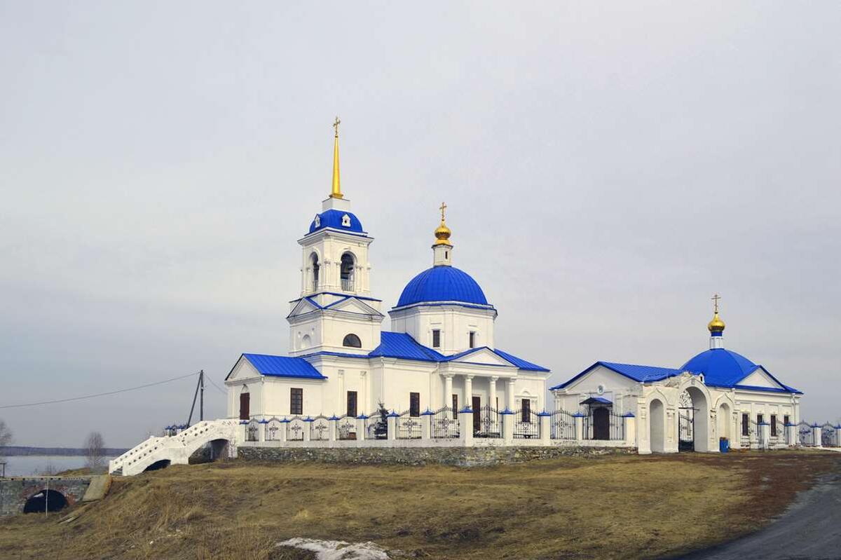    Храм во имя Покрова Богородицы в селе Покровское stalker