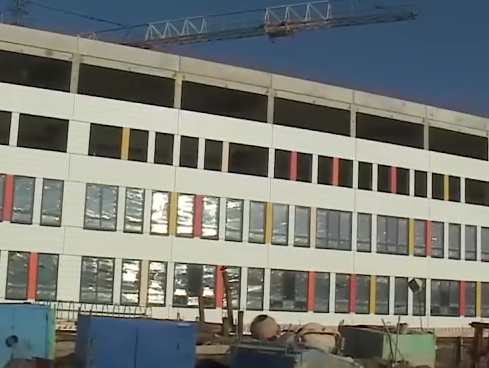     Долгожданную школу в микрорайоне Мичуринский строят с опережением графика