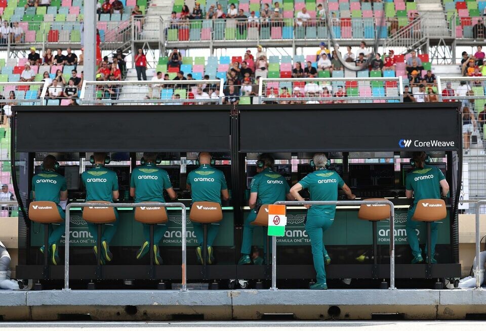    В Aston Martin загадочно ответили на вопрос о ХорнереAston Martin