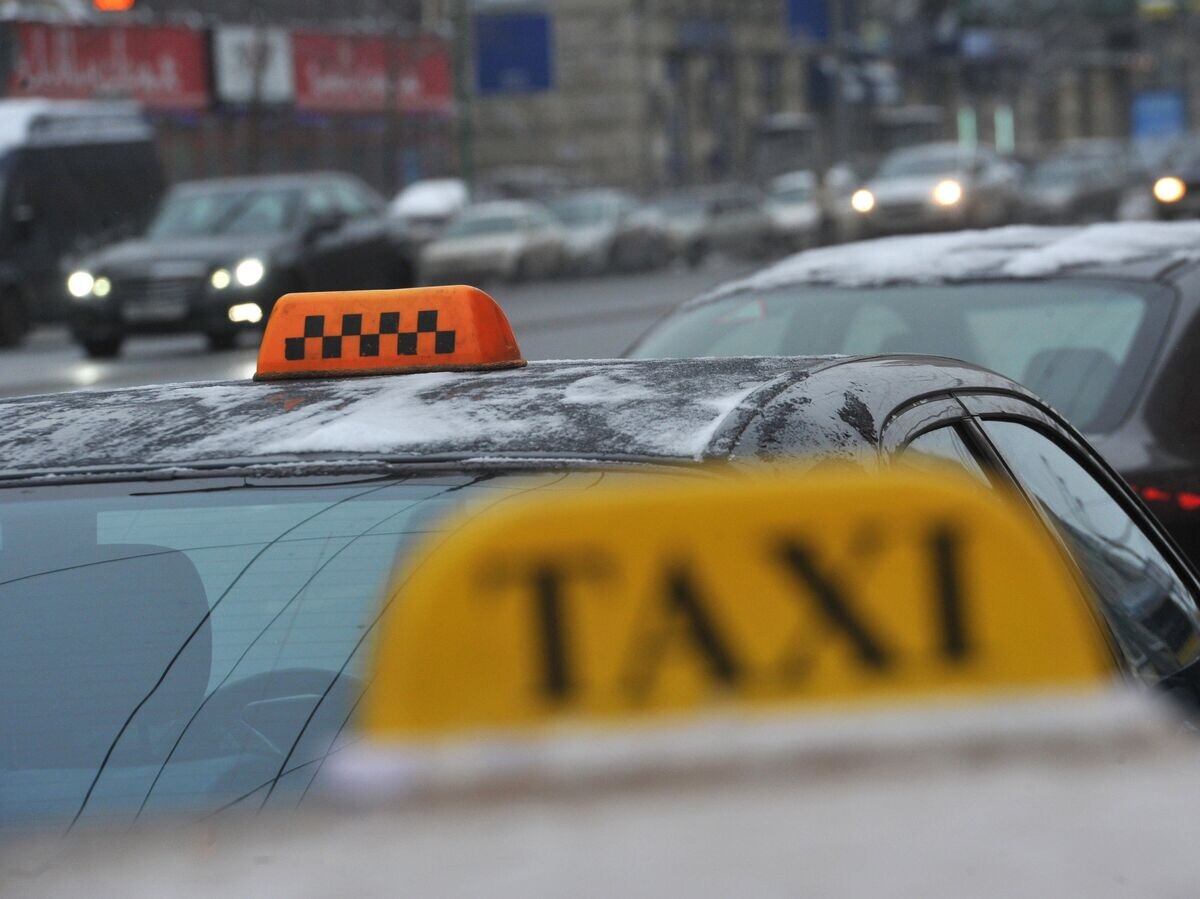    Такси на улице города© РИА Новости / Артем Житенев