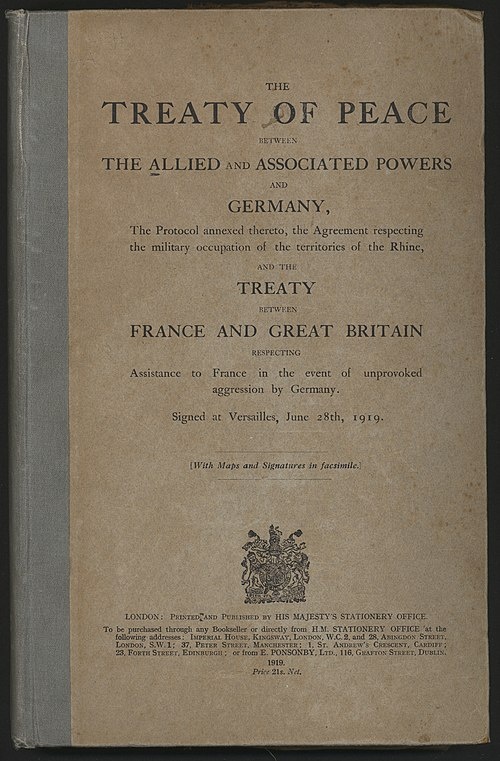 Английская верс ия Версальского договора. Оригинал по ссылке: https://commons.wikimedia.org/wiki/File:Treaty_of_Versailles,_English_version.jpg