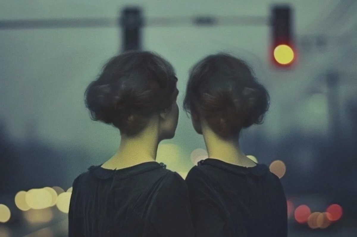    В Тюмени у Моста Влюбленных заработал говорящий светофор