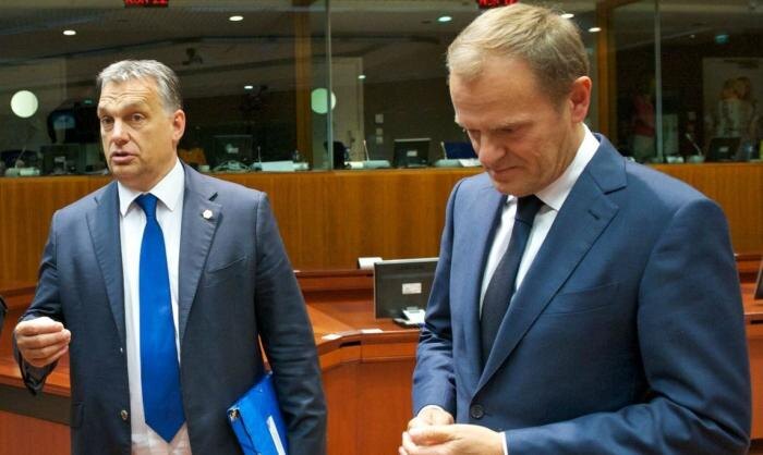     «Известно, к сожалению, на чьей он стороне». Туску не нравится стремление Орбана избежать войны с РФ