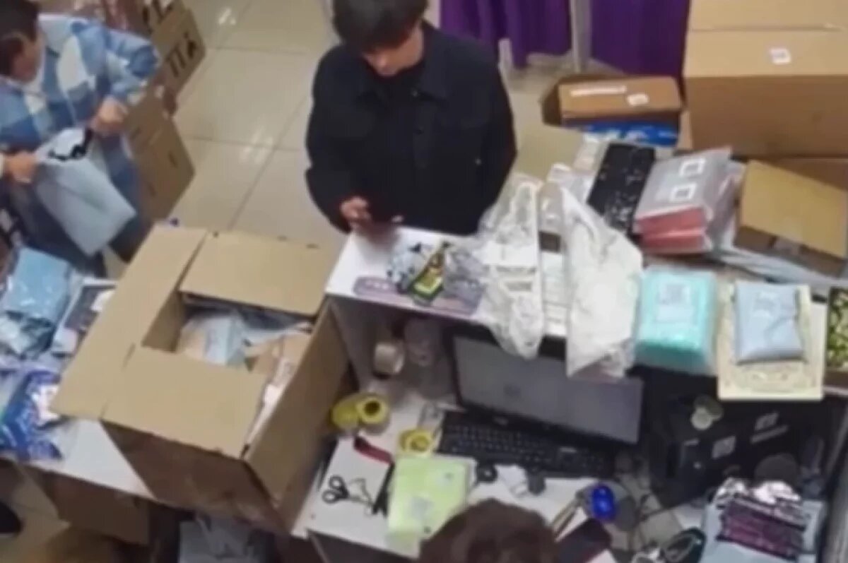    В Краснодаре подросток украл с ПВЗ телефон за 120 тысяч рублей