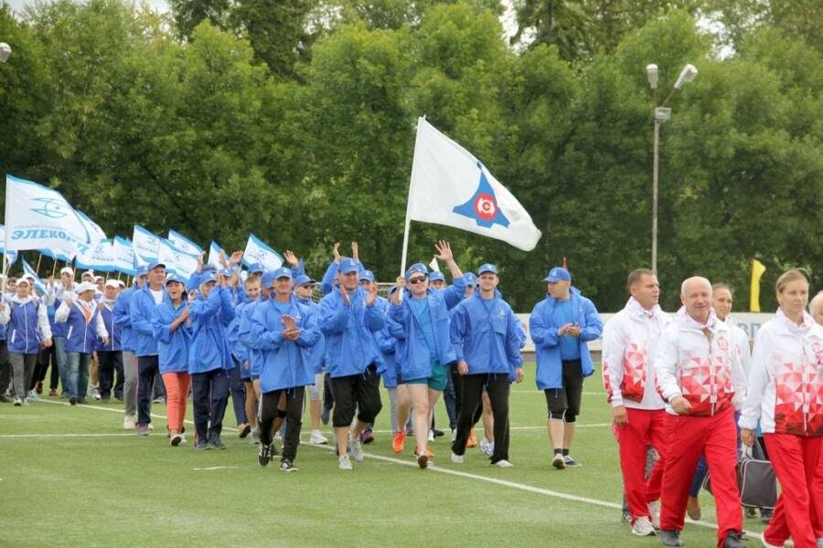 СЭГЗ является градообразующим предприятием, на котором трудятся 4500 человек, от динамики его деятельности зависит большинство социальных программ Сарапула
Источник: https://segz.ru/company/to_shareholders_and_investors/stockholders_meeting/