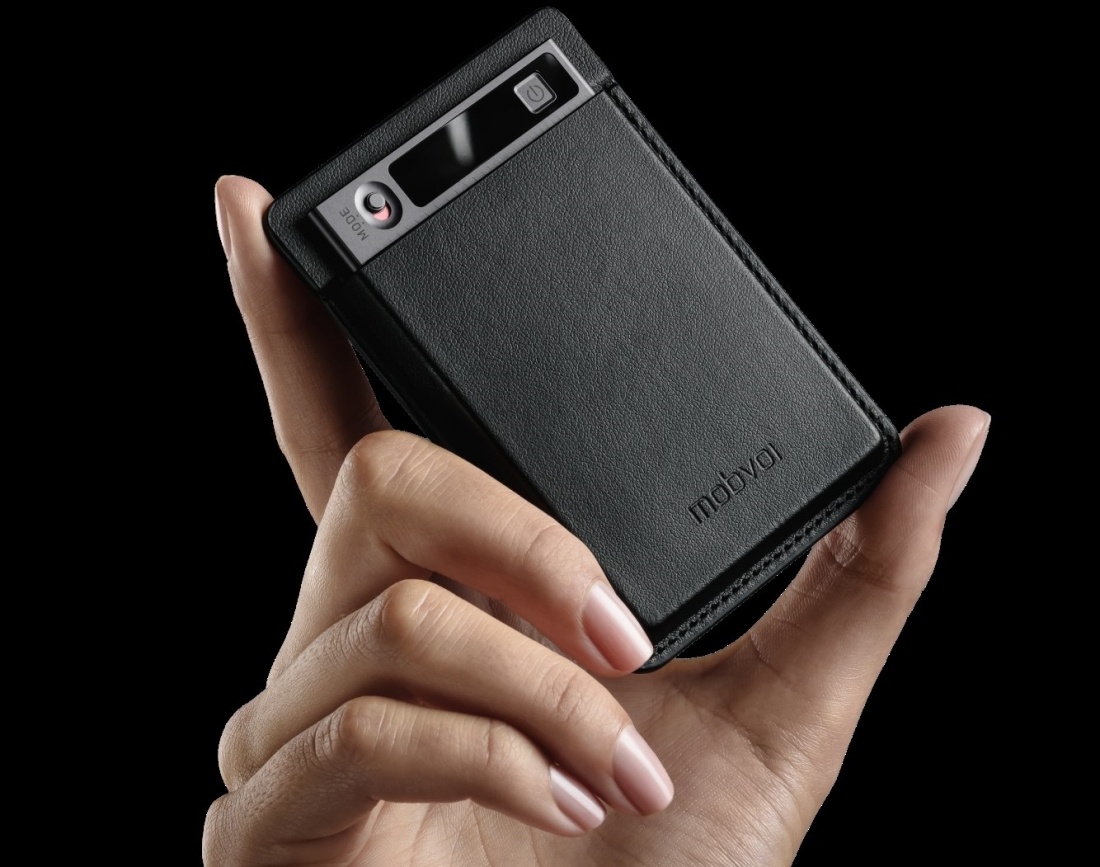 Устройство позиционируется в качестве быстрого переводчика и расшифровщика речи