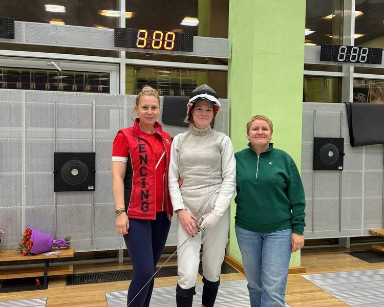     Трое курских рапиристов стали мастерами спорта России